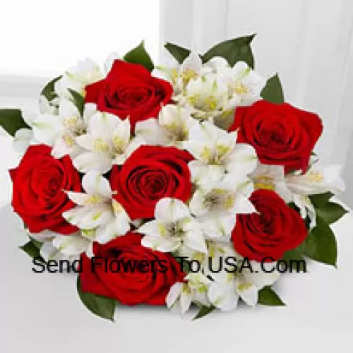 Strauß aus 6 roten Rosen und saisonalen weißen Blumen